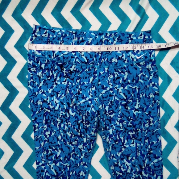 Nike Dri-FIT - Picture 4 of 8